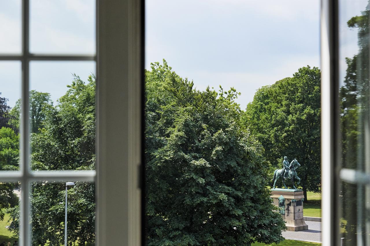 Danhostel Odense City Exterior foto View of the gardens from the window of the house