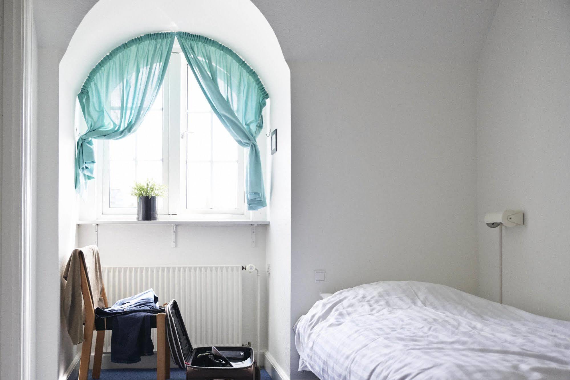 Danhostel Odense City Exterior foto A typical room at the International College of Hotel Management